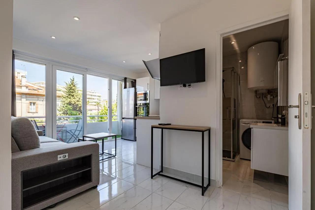 Le Cirodde One Bedroom Apt Completely Renovated Behind The Martinez Hotel Cannes 0*,  France