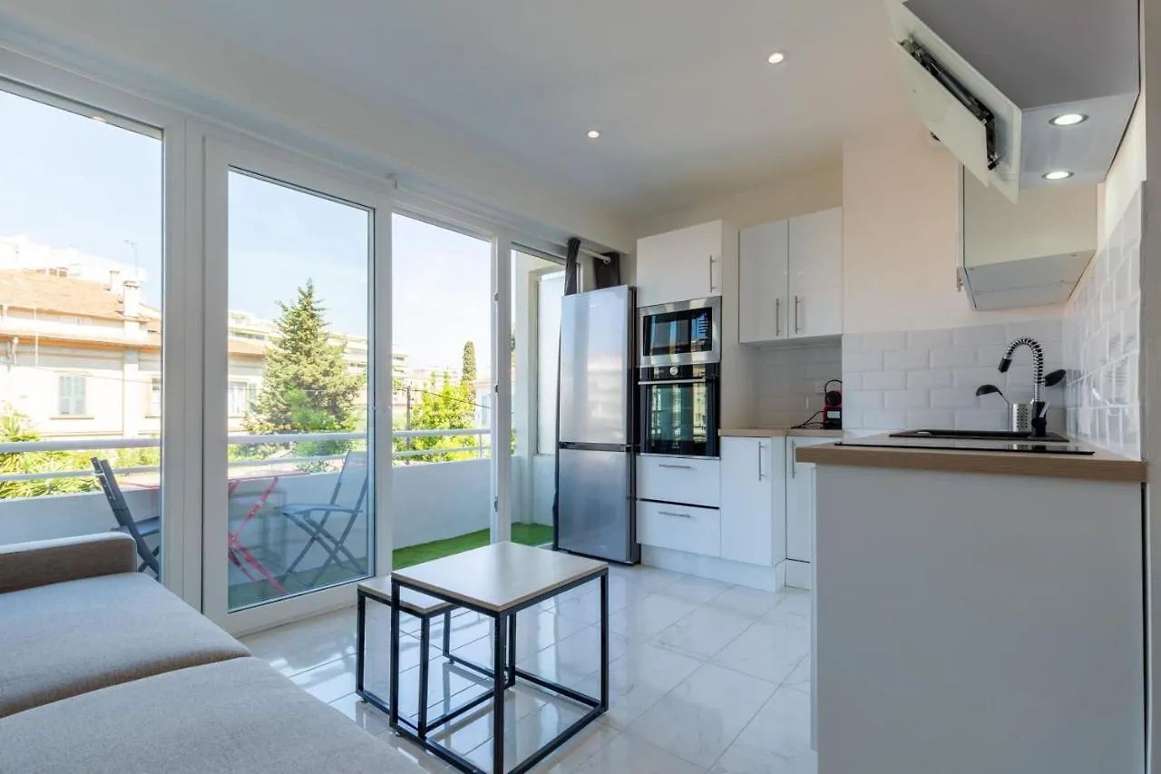 Le Cirodde One Bedroom Apt Completely Renovated Behind The Martinez Hotel Cannes France